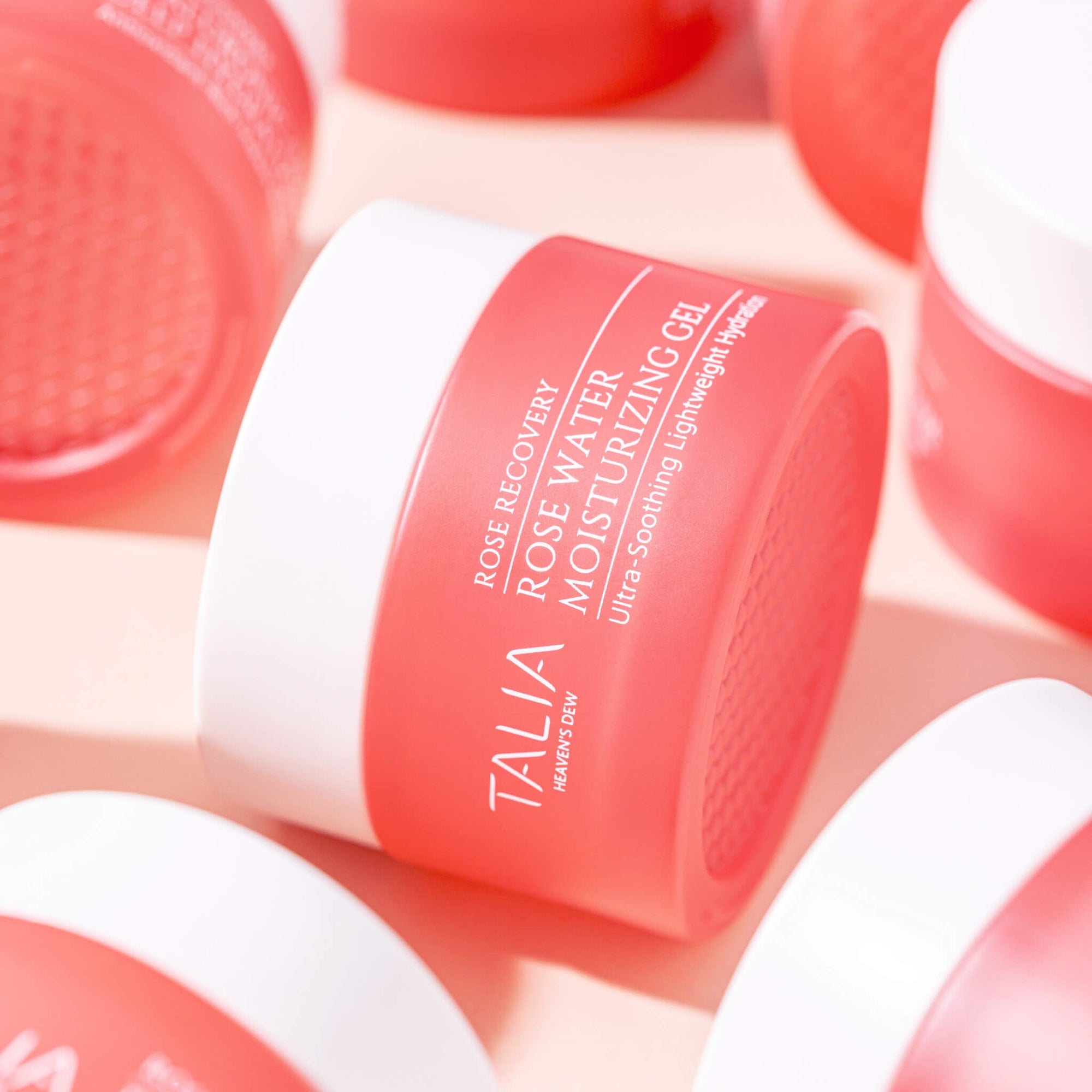 קרם ג'ל לחות מיידי עם חומצה היאלורונית  כפולה וקומפלקס ורדים טבעי מבית טליה - צילום מעוצב של המוצר TALIA